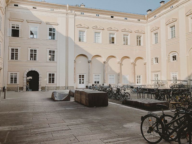 Foto: Innenhof Juridische Fakultät