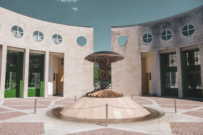 Salzburgs Bibliotheken – die Top 5: Innenhof vor der Bibliothek der NAWI 