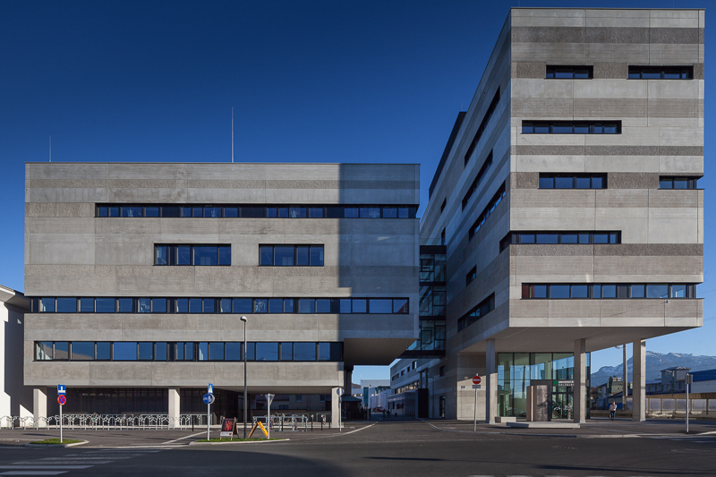 Fachbereich Chemie und Physik der Materialien Gebäude ganz