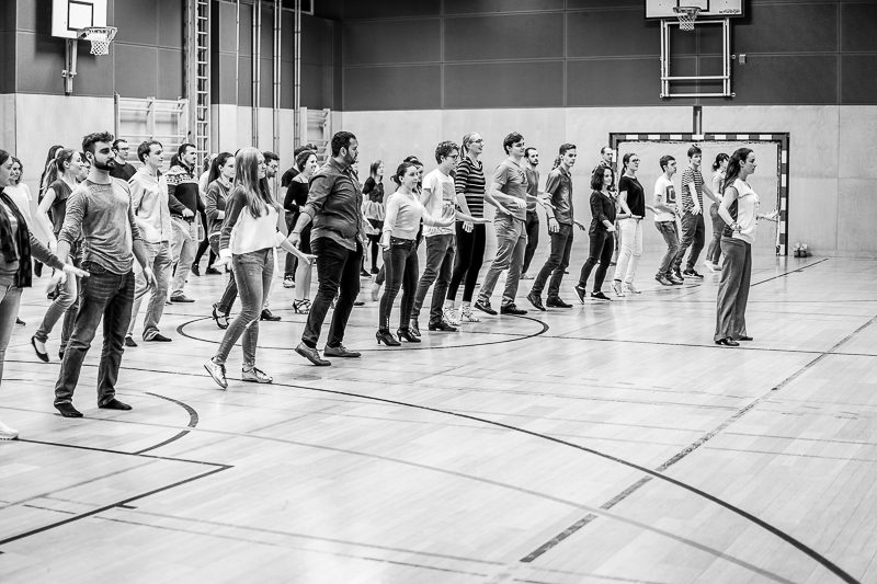 Tanzkurs. Moderne Choreographie Tanzkurs. Moderne Choreographie