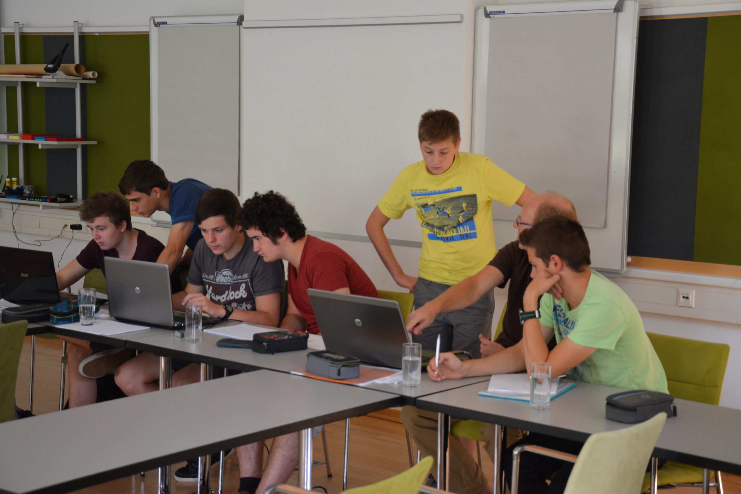 Workshop in Strobl, die Schüler bei der Arbeit