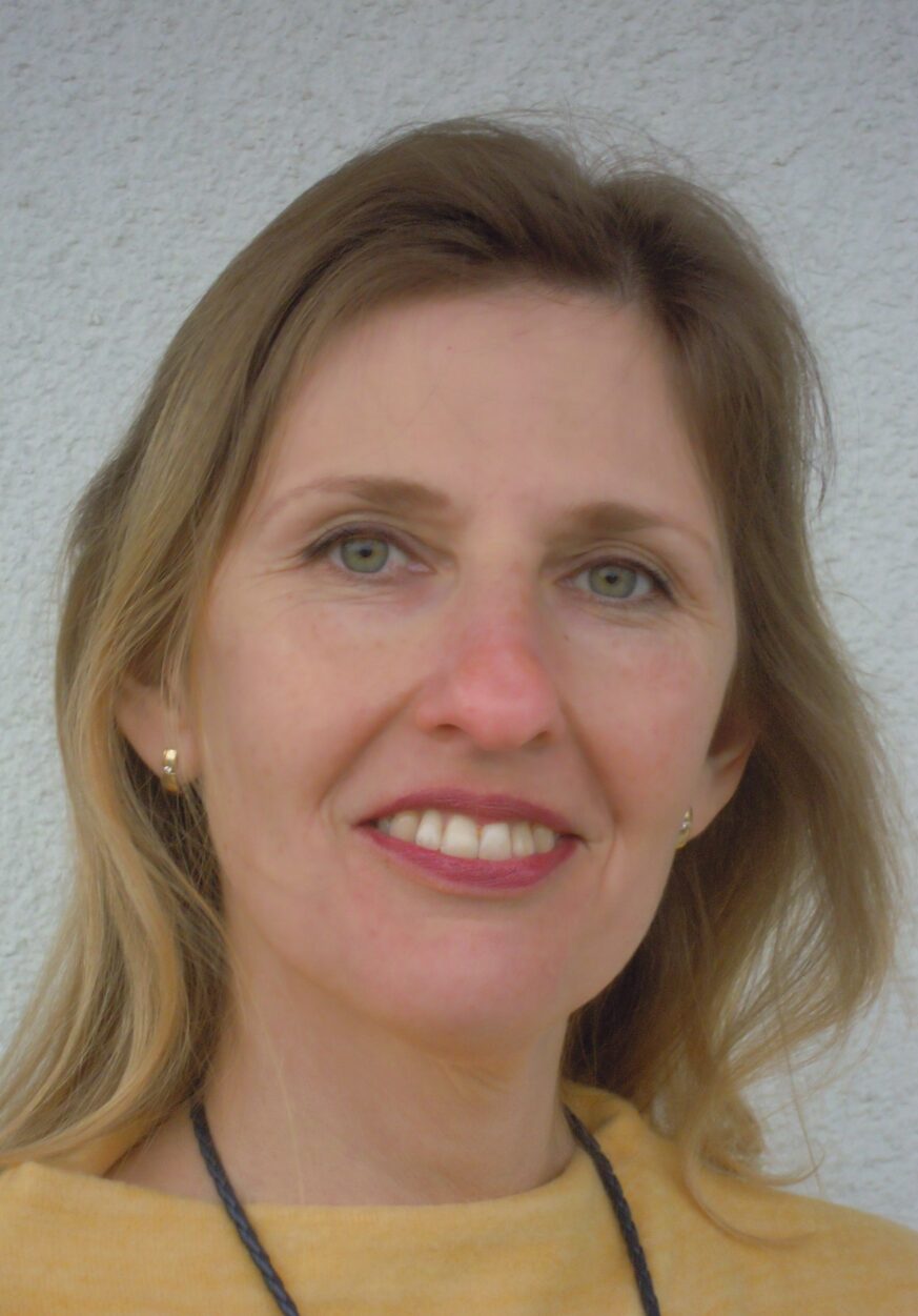 Dr. Julia Hargaßner