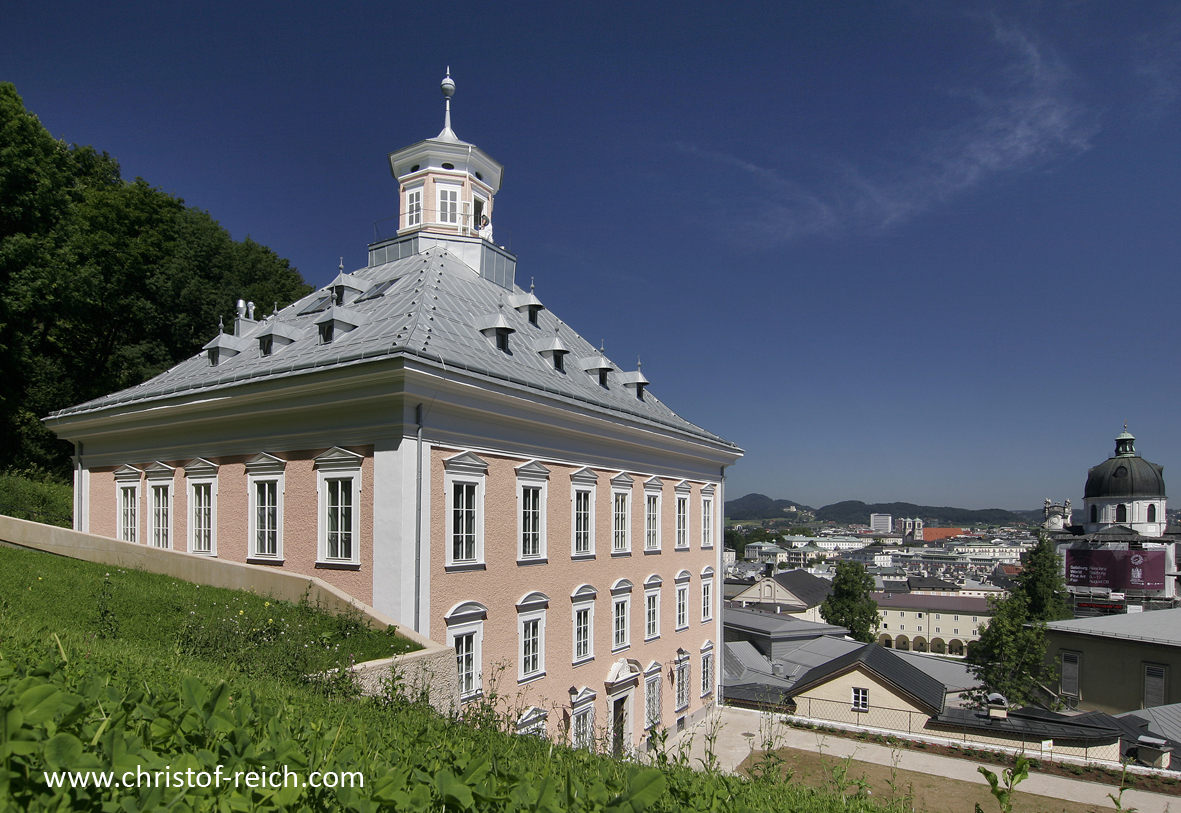 Barrierefreiheit: Blick von der Edmundsburg über die Stadt Salzburg © Christof Reich