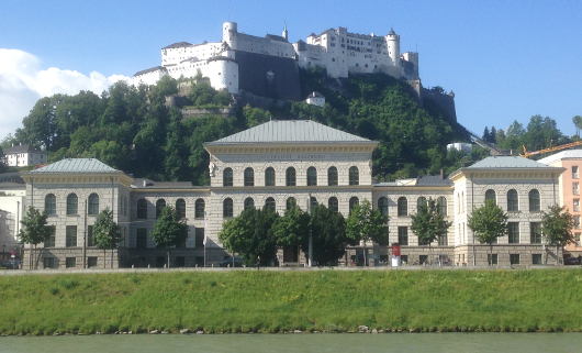 Barrierefreiheit: Kurzbeschreibung des Bildes Barrierefreiheit: Kurzbeschreibung des Bildes