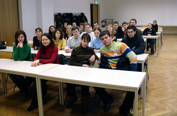 Abbildung Lomonossov Universität Moskau Klasse.JPG