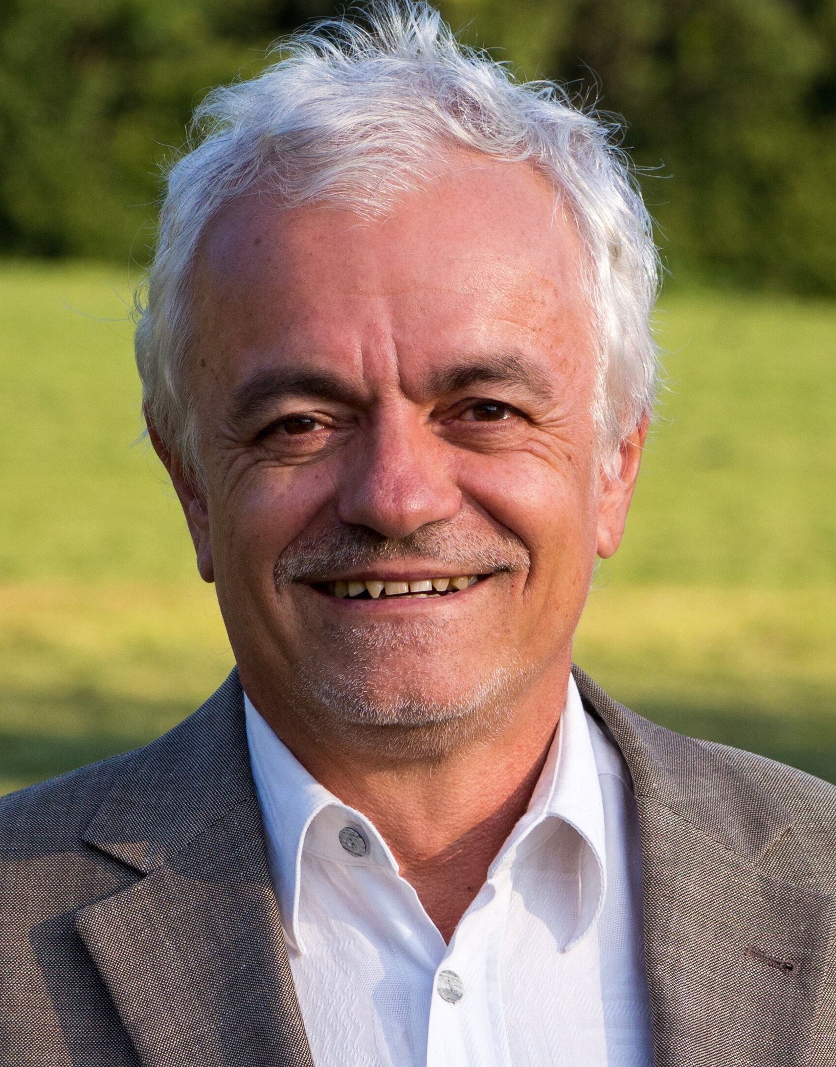 Ao.Univ.Prof. Dr. Walter Scherrer