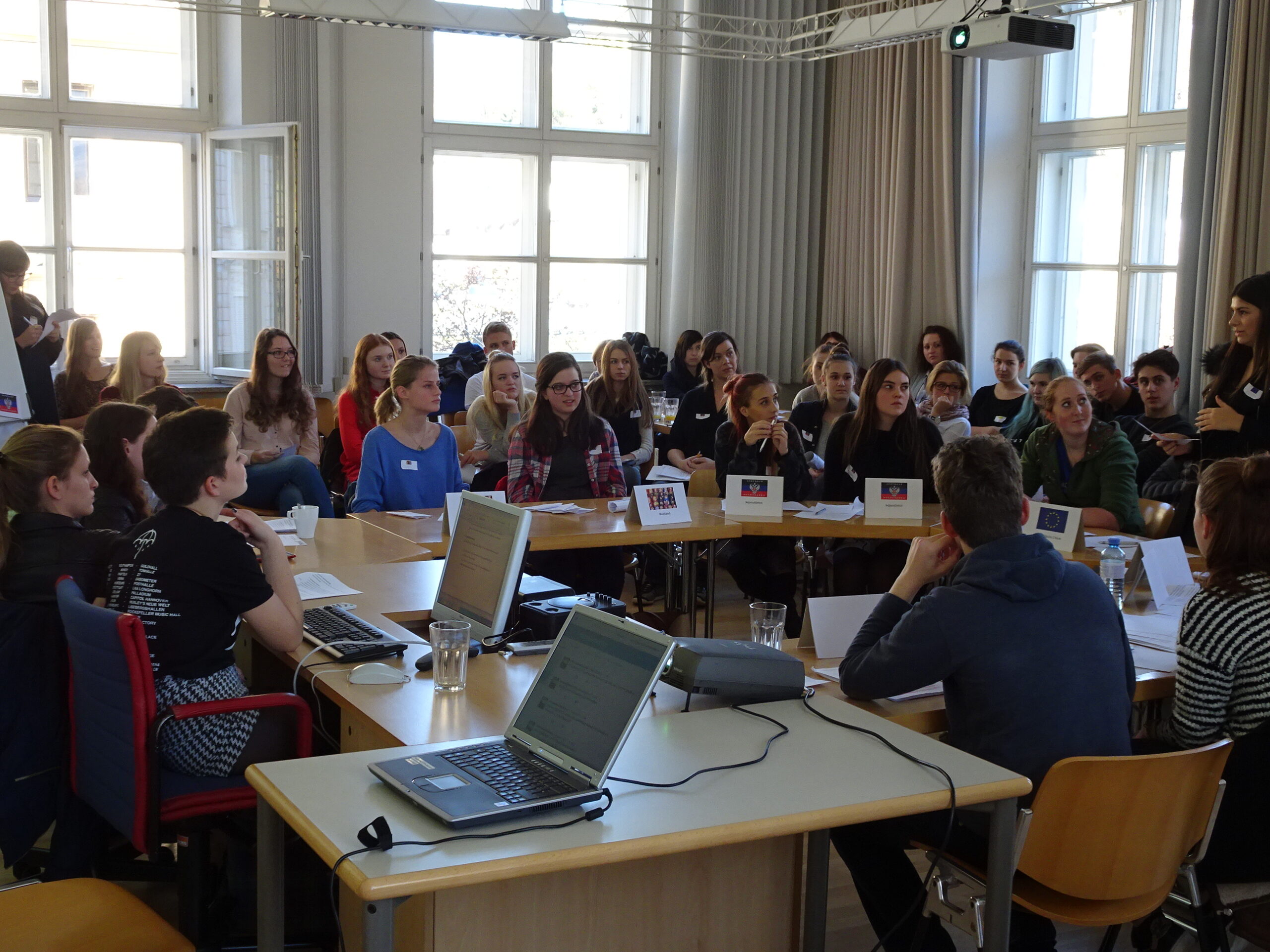Schuelerklasse im H&ouml;rsaal