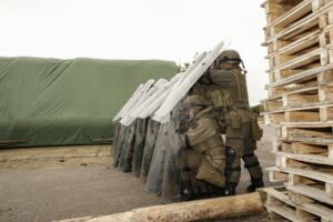 bundesheer_fb_Schutz gegen Wurfgeschosse