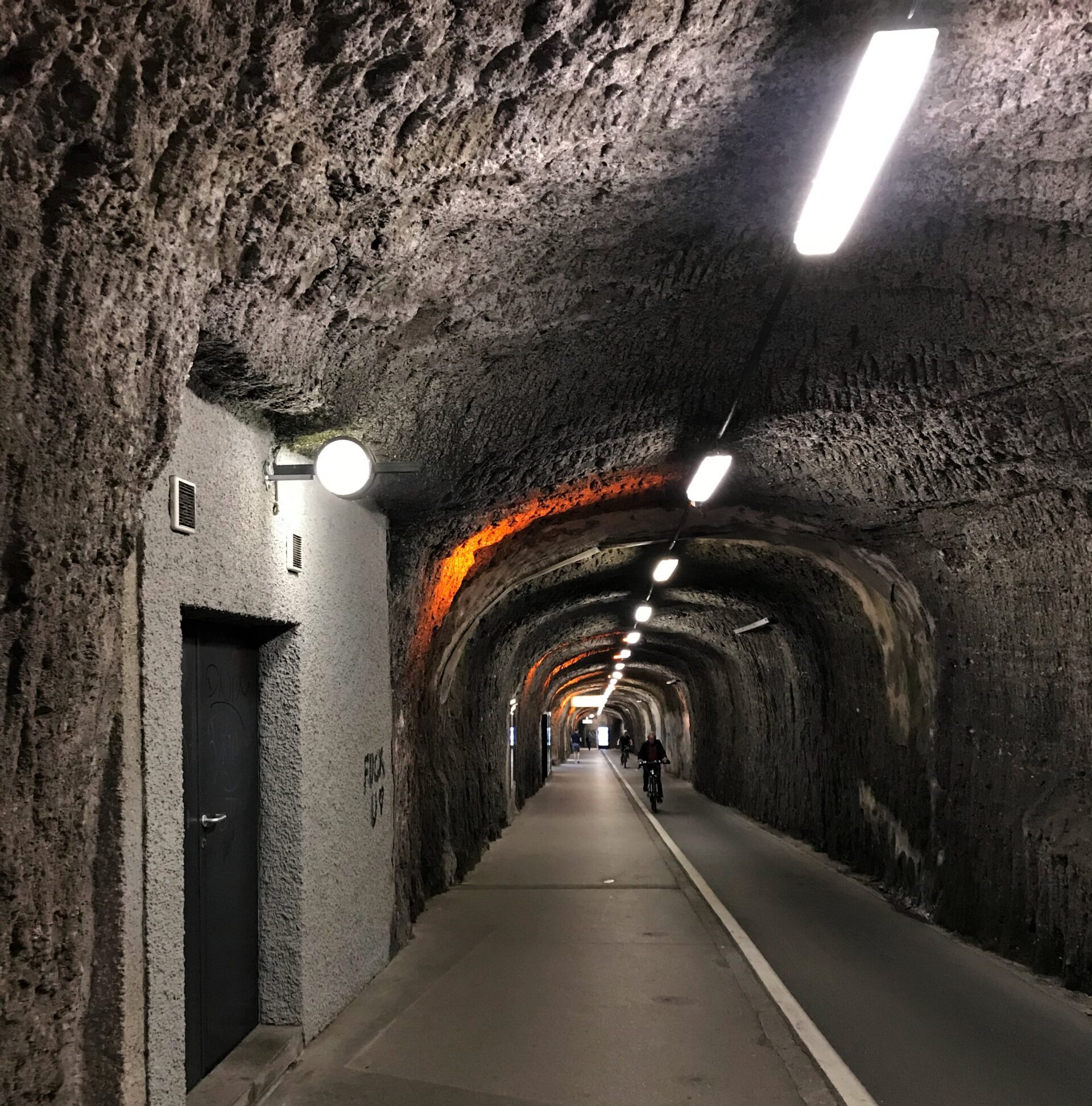 Tunnel