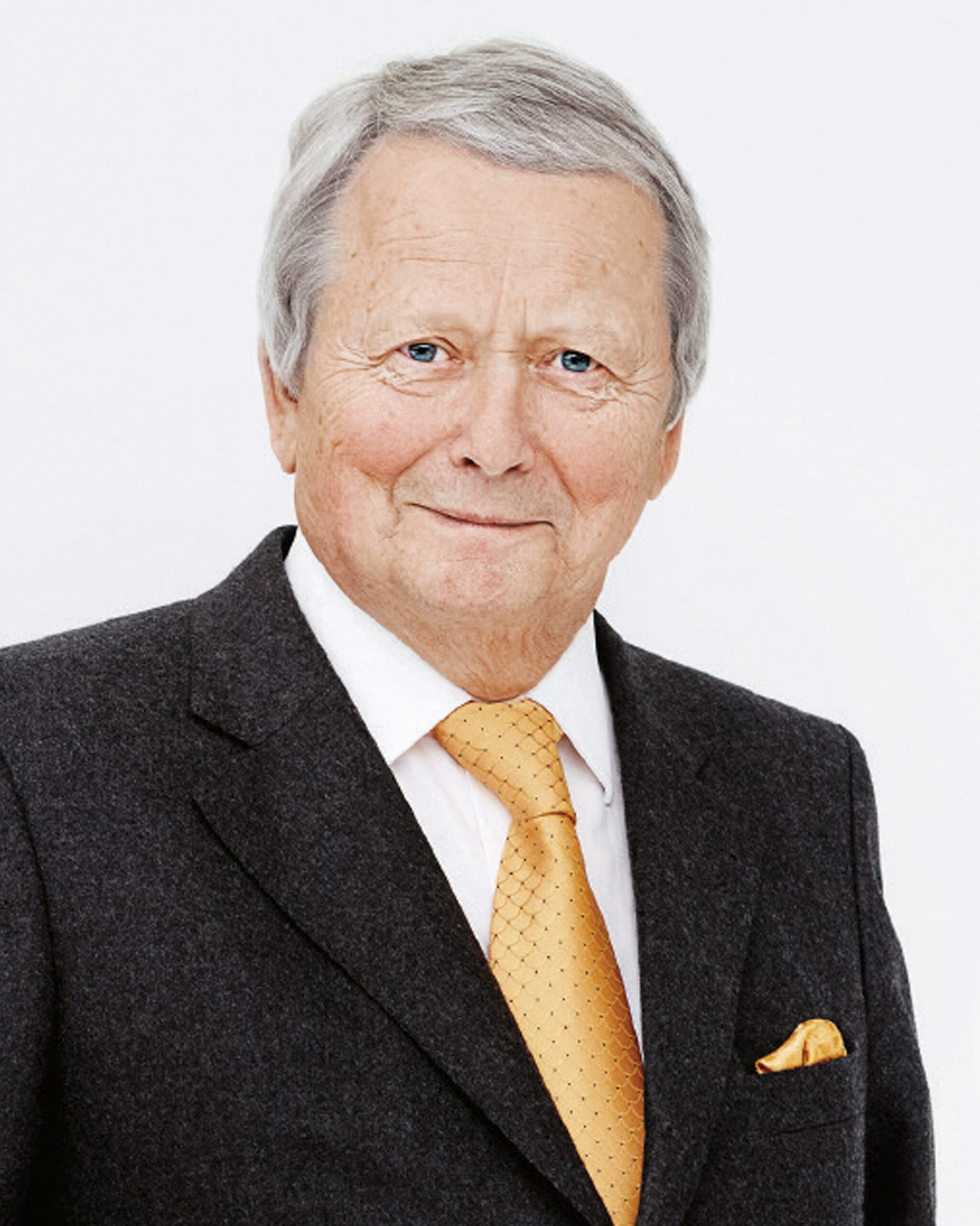 Dr. Wolfgang Porsche, Diplomkaufmann