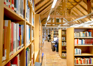 Foto: der Bibliothek © Paris Lodron Universität Salzburg | Mag. Birgit Müllauer