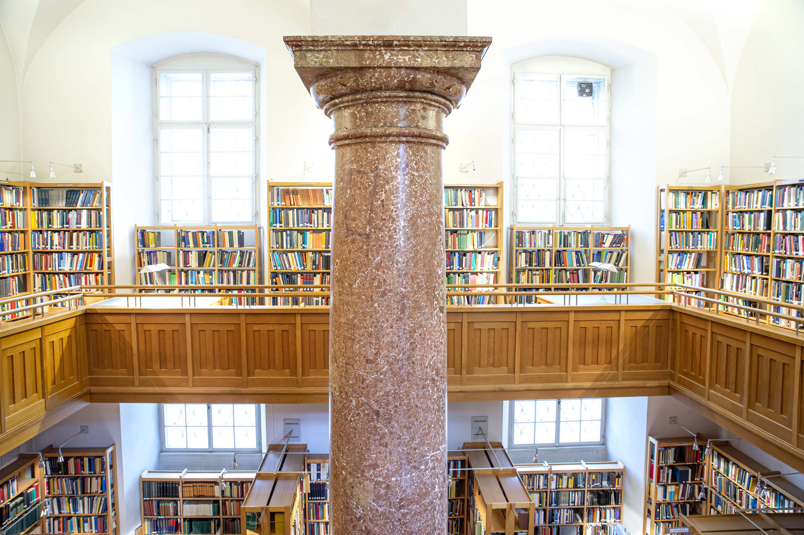 Bibliothek Wallistrakt