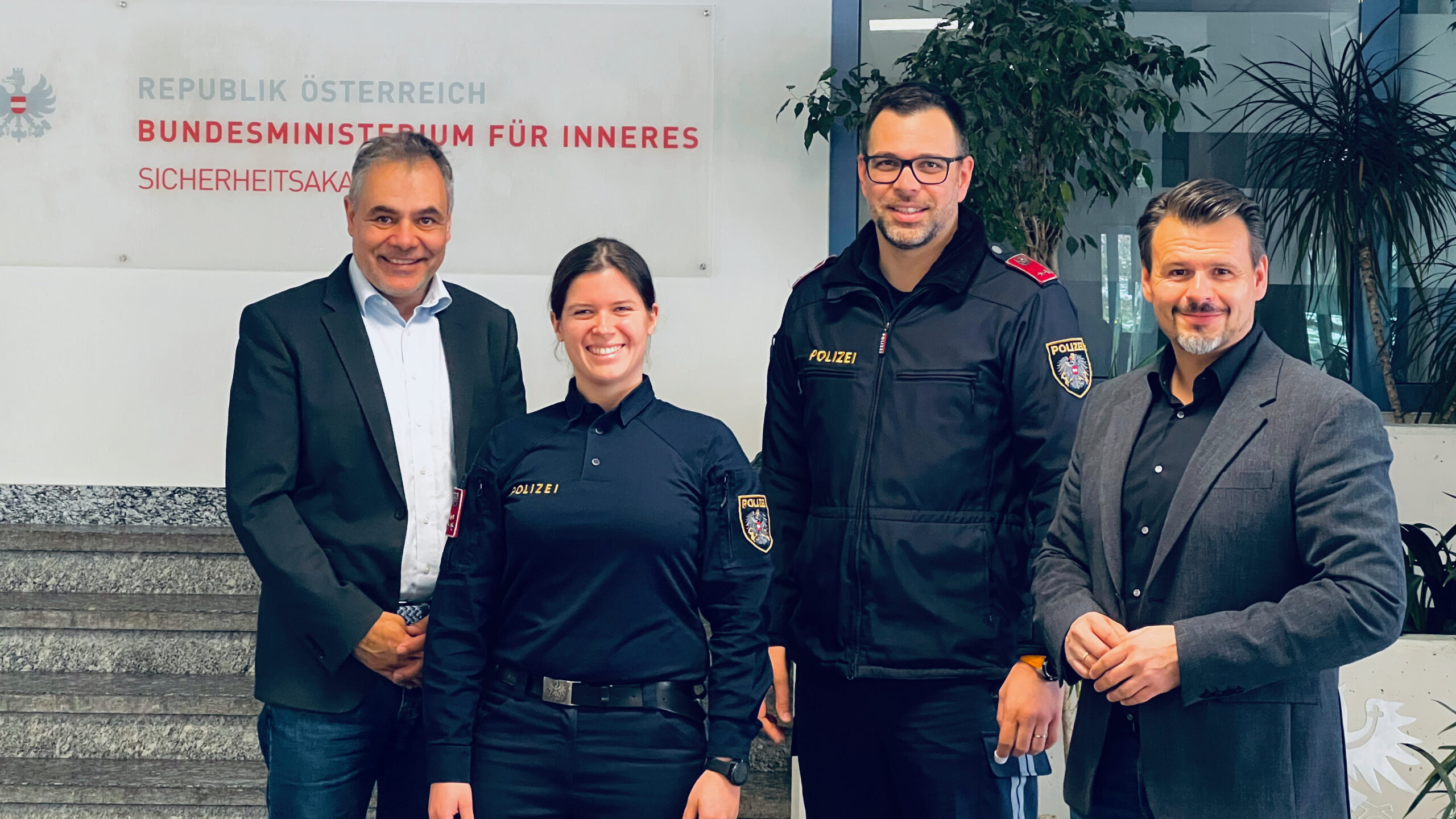 Bild: Oberst Dr. Peter KERN/M.A., RI Katharina ENGL, RI Thomas GADNER, Dr. Robert KRAMMER (v.l.n.r.)