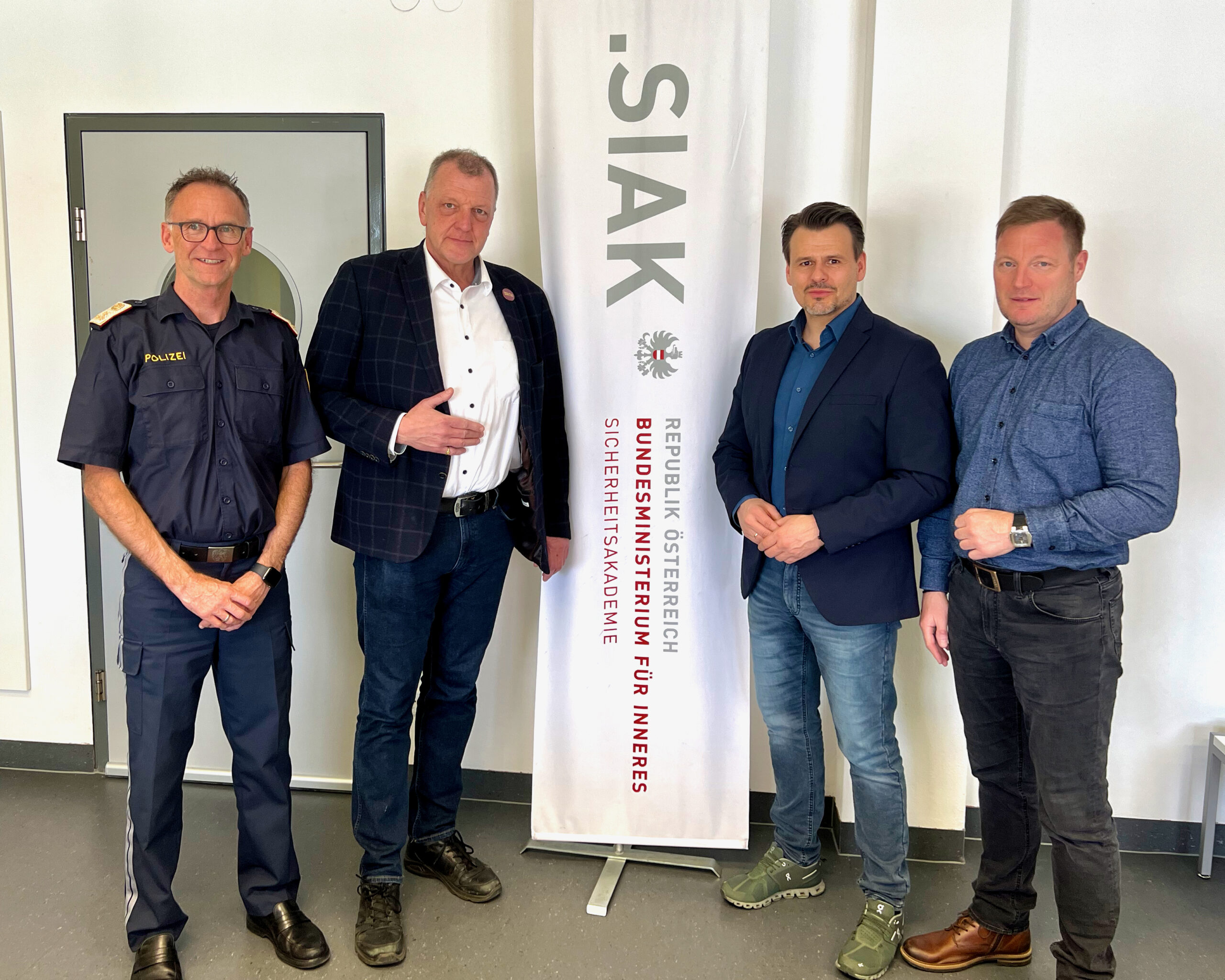 ChefInsp Hannes SEYFRIED/Lehrender und E2a-Mentor BZS Salzburg, Oberst Friedrich KOVAR, Dr. Robert KRAMMER, Oberst Peter BRUNNER B.A. MSc (v.l.n.r.)