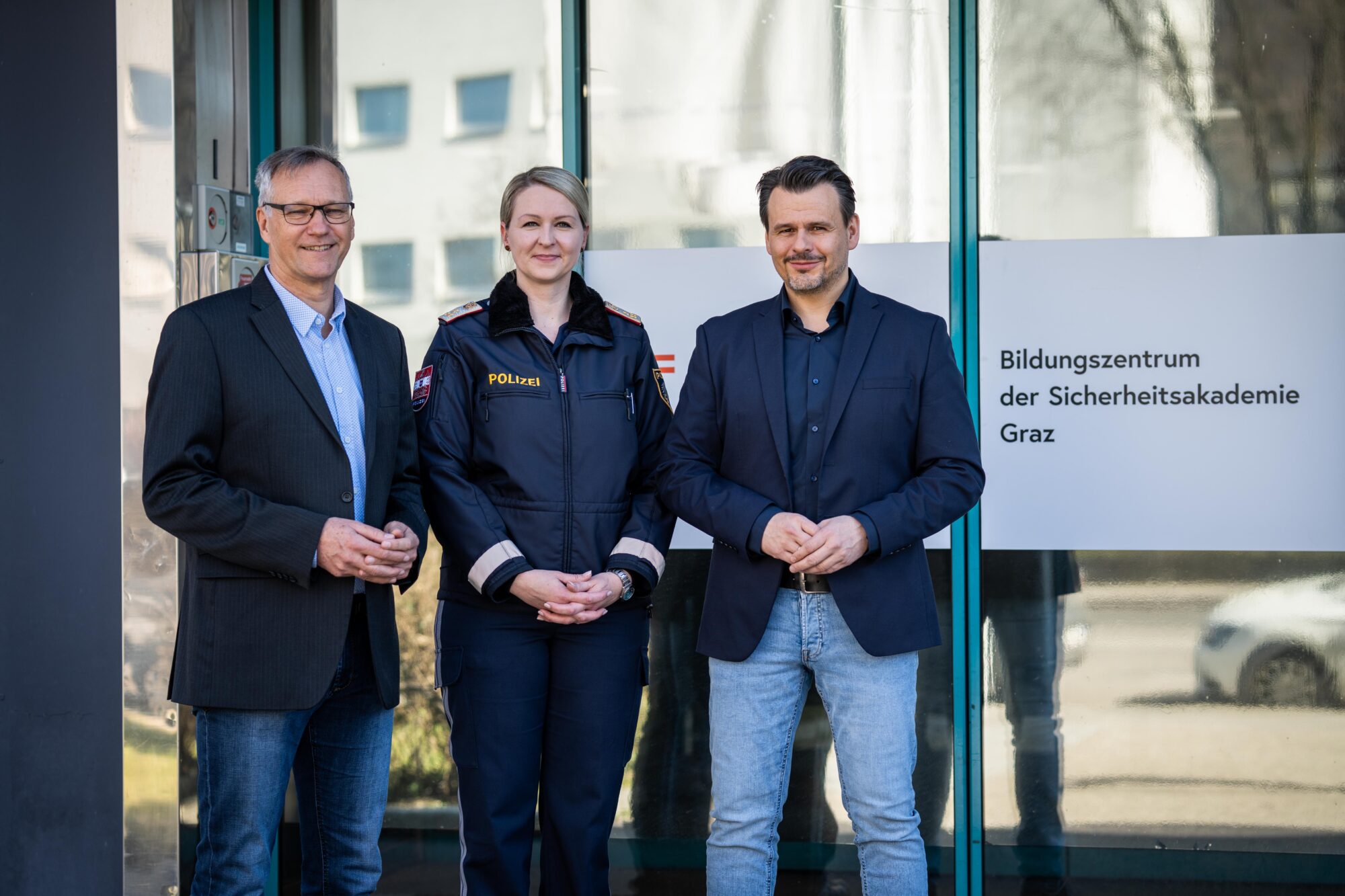 Obstlt Klaus REXEIS, Chefinspektorin Kathrin PFENNICH M.Ed./Akademische Lehrende und Mentorin E2a im Bildungszentrum der SIAK Steiermark, Dr. Robert Krammer (&Ouml;IM)