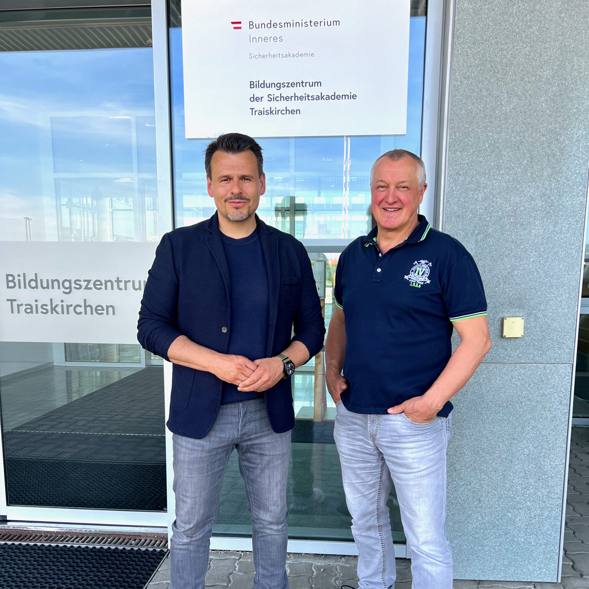 GrInsp Herbert HAUSER (links) mit Dr. Robert Krammer (&Ouml;IM)