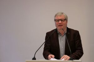 Prof. Franz Gmainer-Pranzl, Leiter des Salzburger "Zentrums Theologie Interkulturell und Studium der Religionen", w&uuml;rdigte die &bdquo;geballte Ladung Kompetenz&ldquo; Martin R&ouml;ttings.