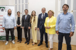 Daniel Feuerstein, Iris Eisenberger, Stefan Perner, Lisa Promok, Martin Auer, Gertraud Salzmann, Simon Hirl&auml;nder