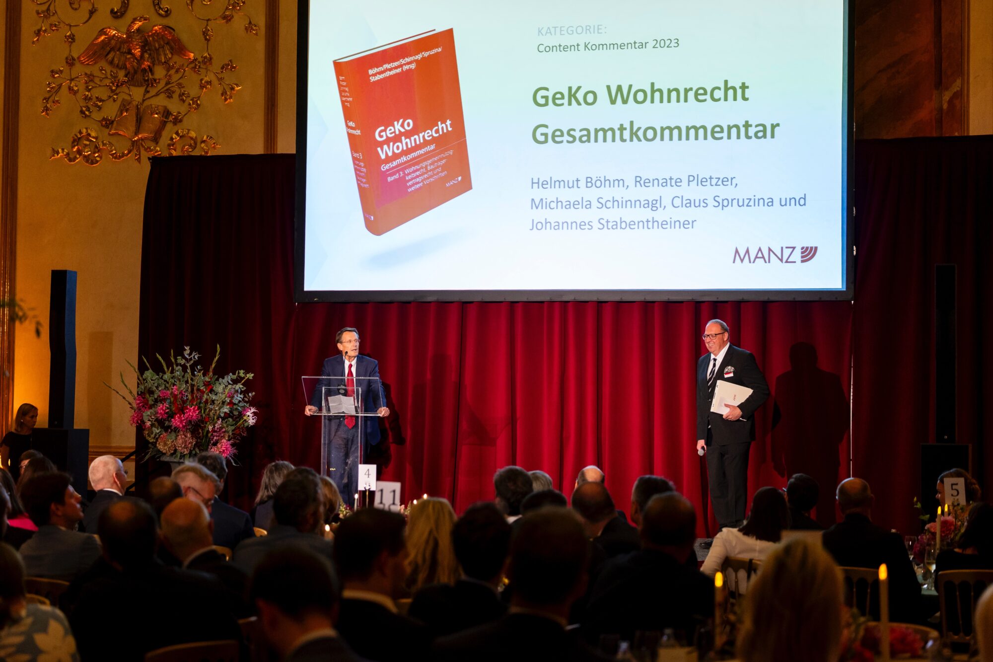 Mitherausgeber Johannes Stabentheiner bei seiner Dankesrede