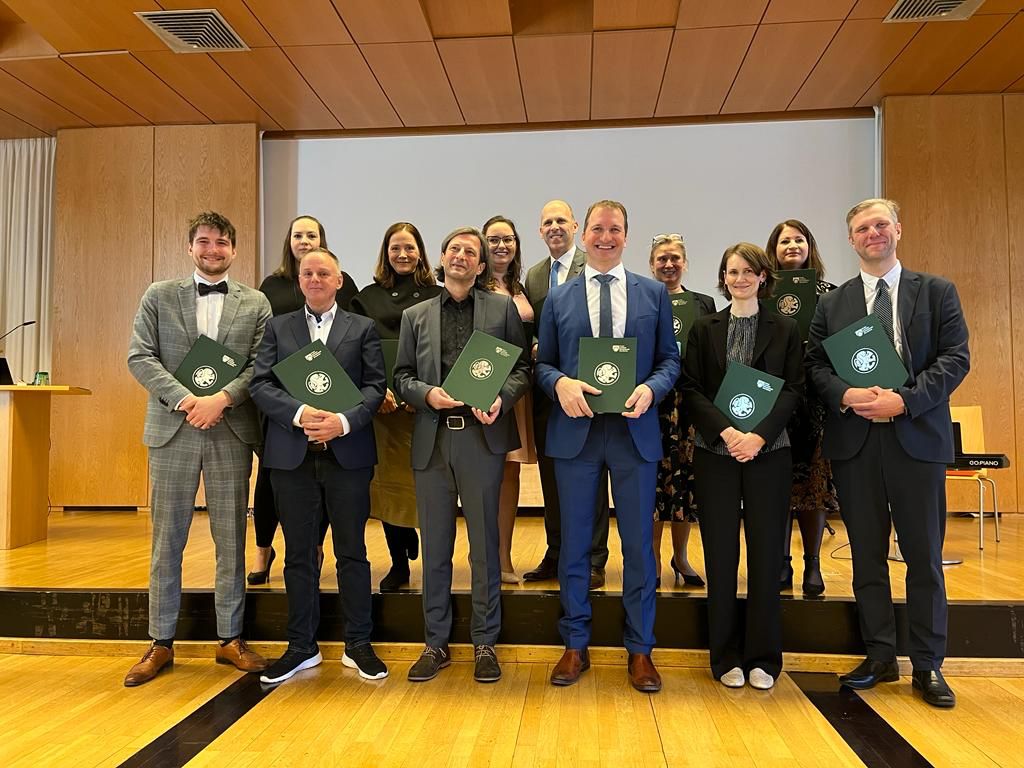 Erfolgreicher Abschluss des 7. Jahrgangs des "Universitätslehrgangs Interpersonelle Kommunikation"