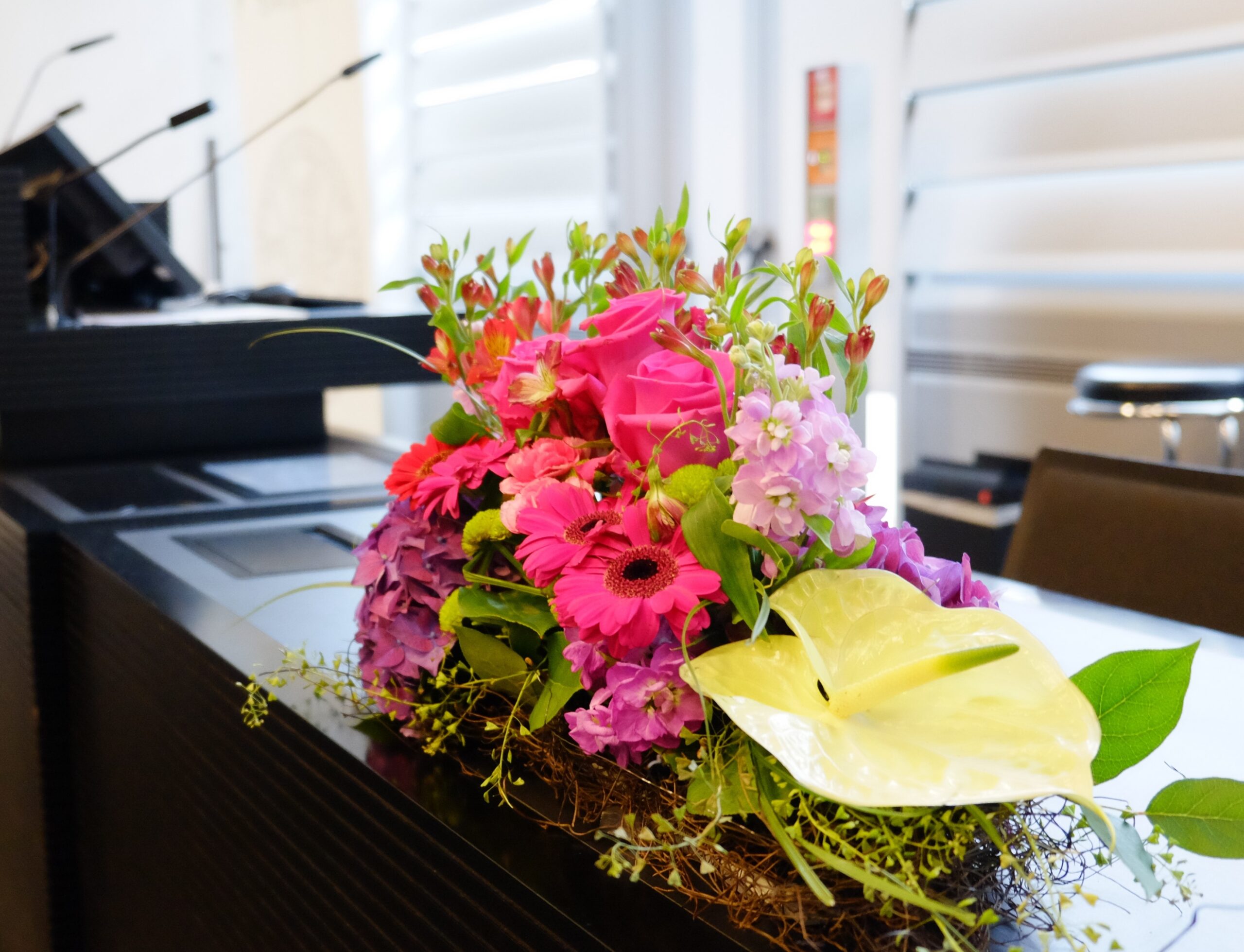 Blumengesteck von der 20-Jahr-Feier des Sprachenzentrums