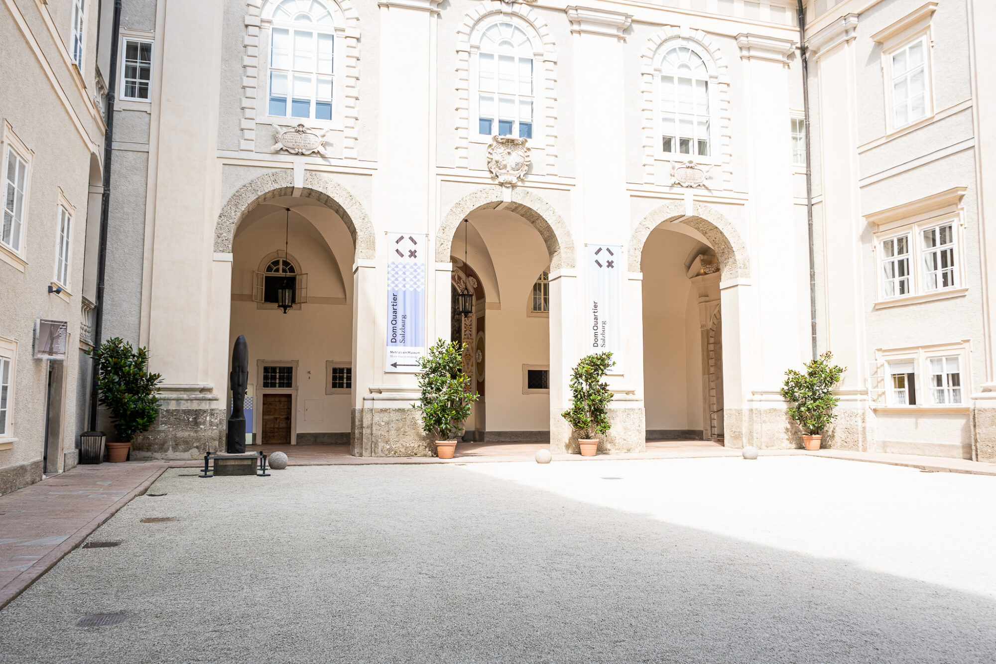 PLUS-Standort | Residenzplatz 1 | Alte Residenz