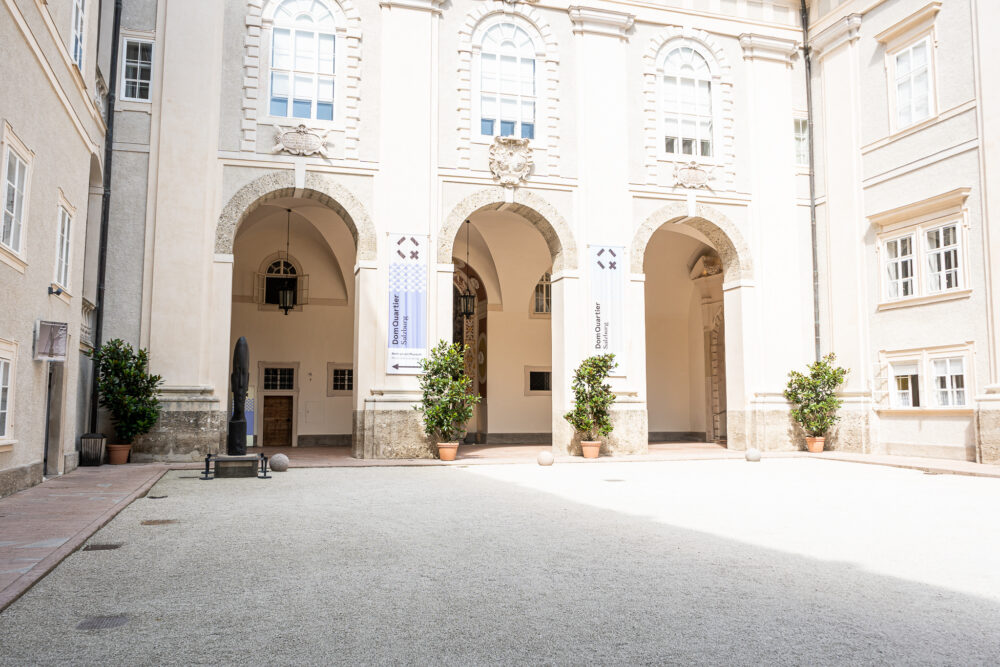 PLUS-Standort | Residenzplatz 1 | Alte Residenz