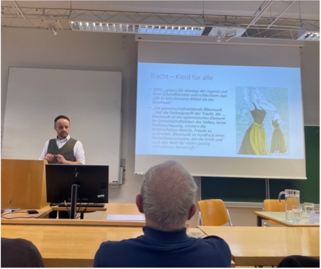 Volkslied und Tracht – ein problematisches Vermächtnis