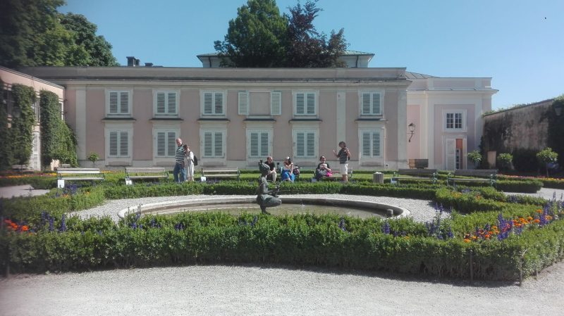 Papagenabrunnen im Orangeriegarten