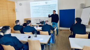 Robert KRAMMER mit Mitgliedern der Einsatzgruppe