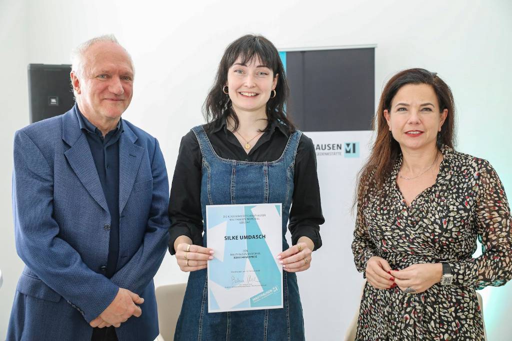 Foto: Juror Bertrand Perz, Preisträgerin Silke Umdasch, Barbara Glück (Leiterin der KZ-Gedenkstätte Mauthausen)