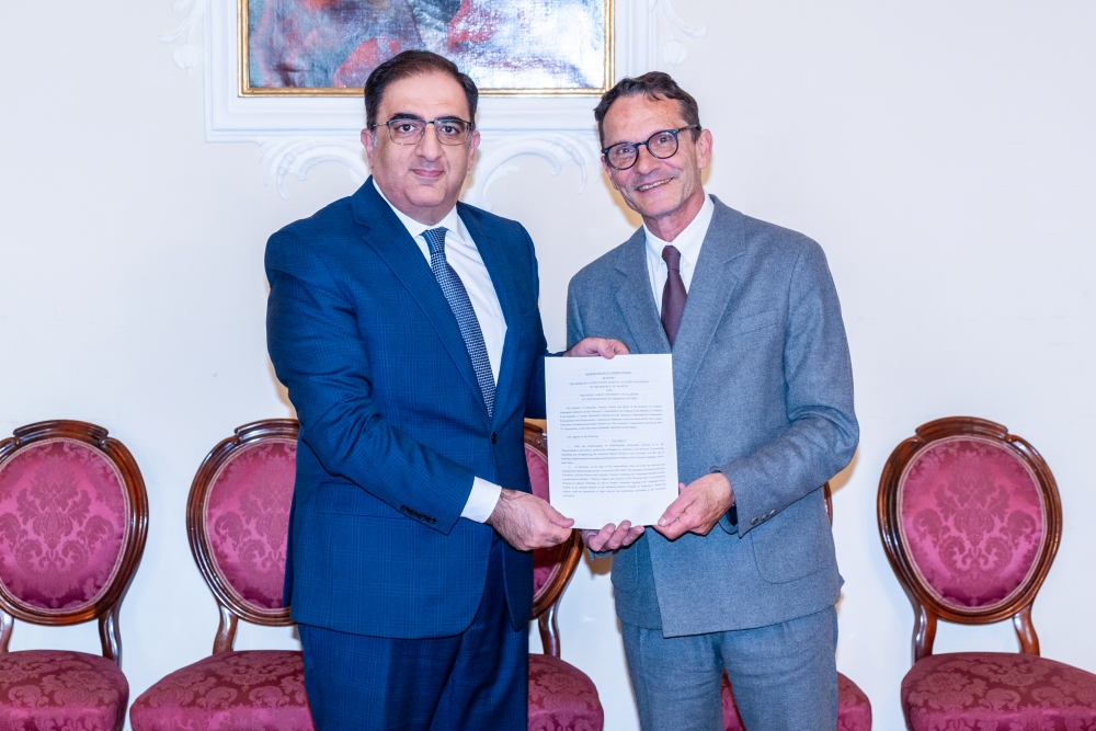 Botschafter der Republik Armenien in Österreich, SE Dr. Andranik Hovhannisyan (links) mit Rektor Bernhard Fügenschuh | © Kay Müller