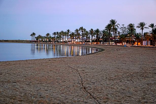 Seit 2002 gilt die spanische Küstenlagune Mar Menor als eigene Rechtspersönlichkeit. imago images/MiS