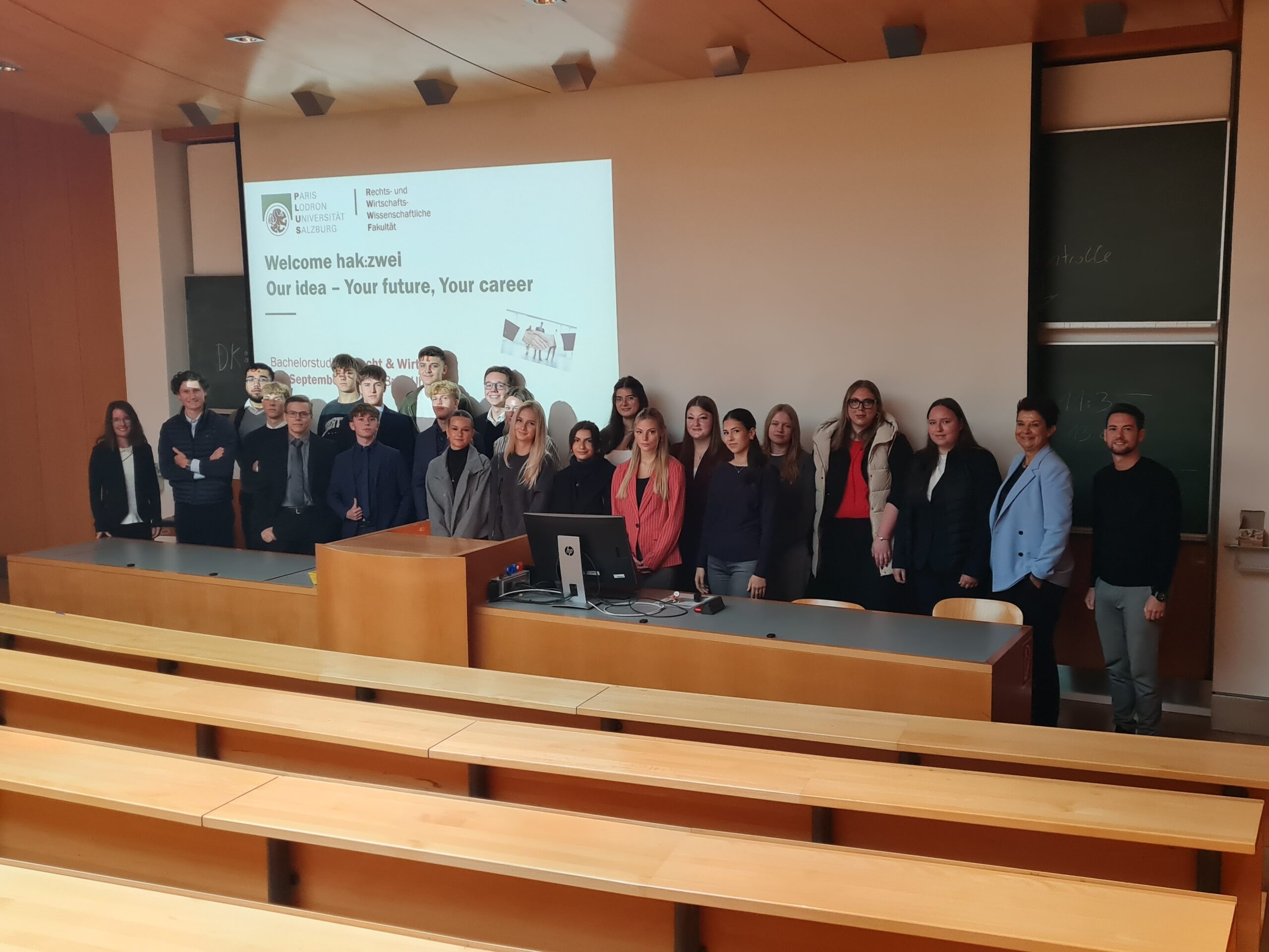 Besuch der 4. Klasse der hak:zwei Salzburg am 25.09.2025