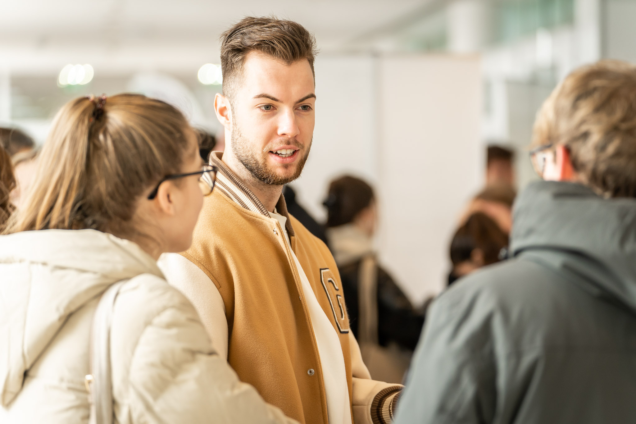 Studierende in Freisaal