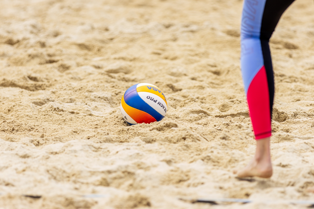 Volleyball im Sand