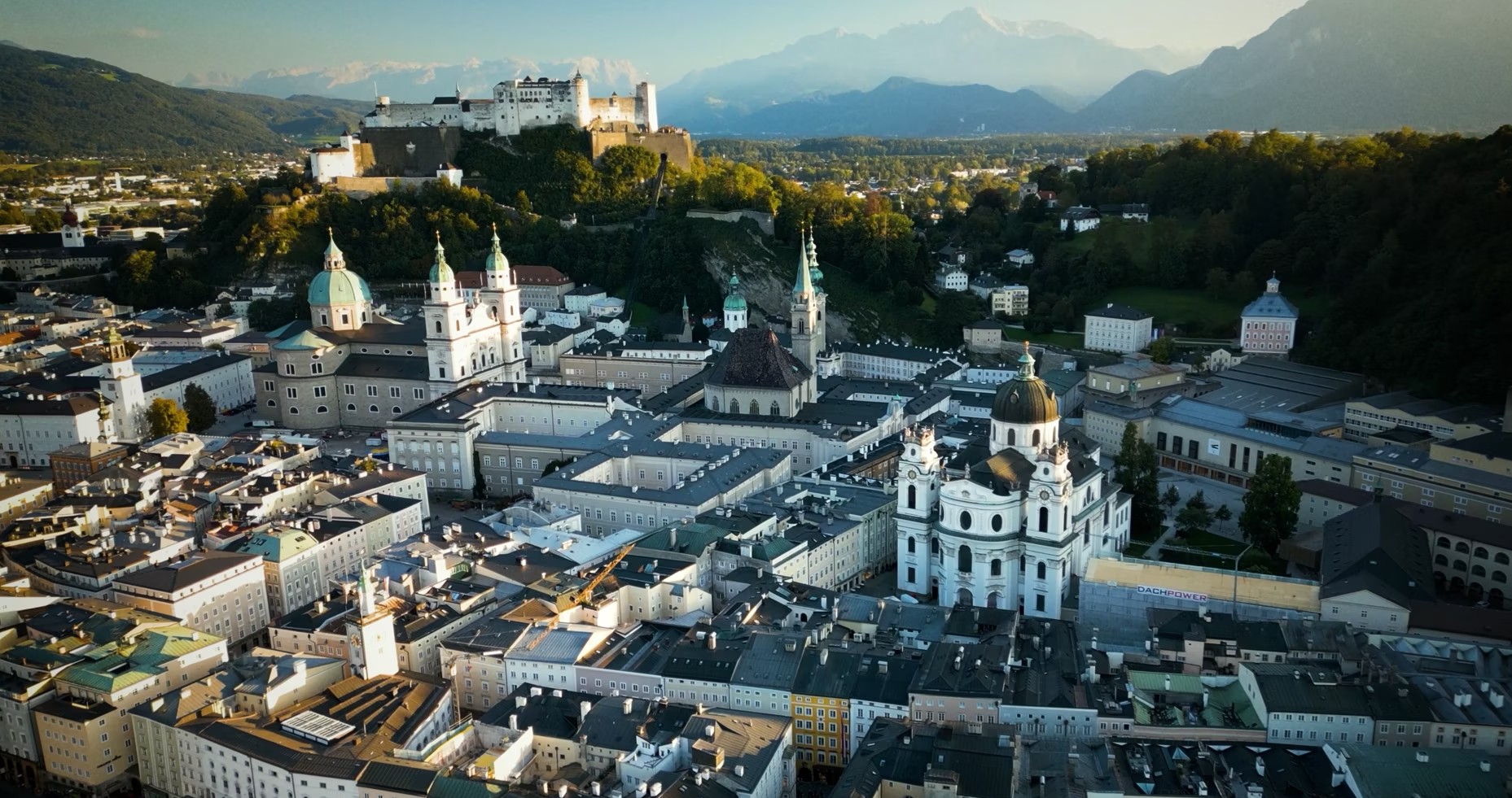 Thumbnail Imagefilm Universit&auml;t Salzburg mit Stadtpanorama von oben