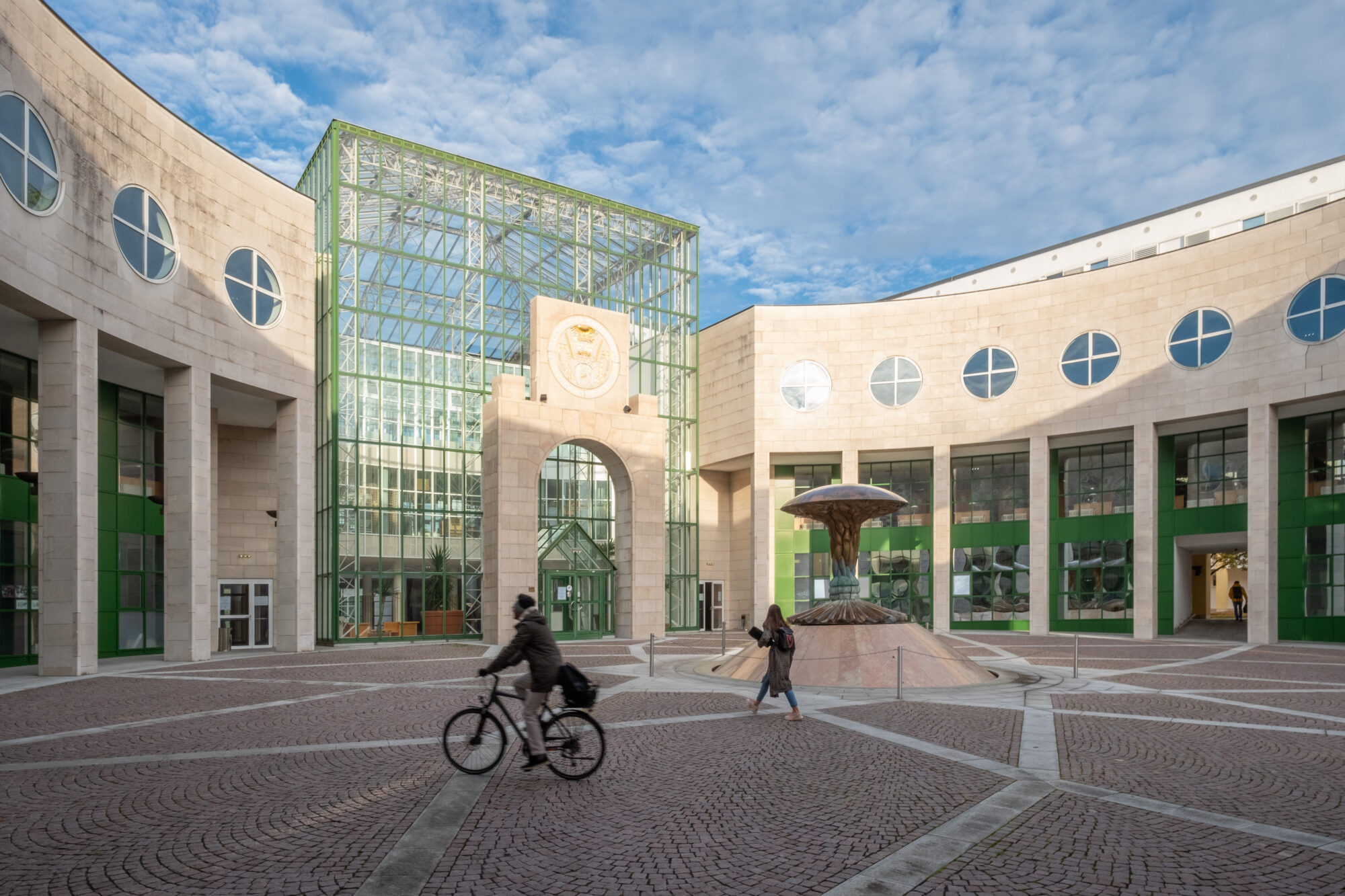 Uni-Standort Freisaal Außenansicht