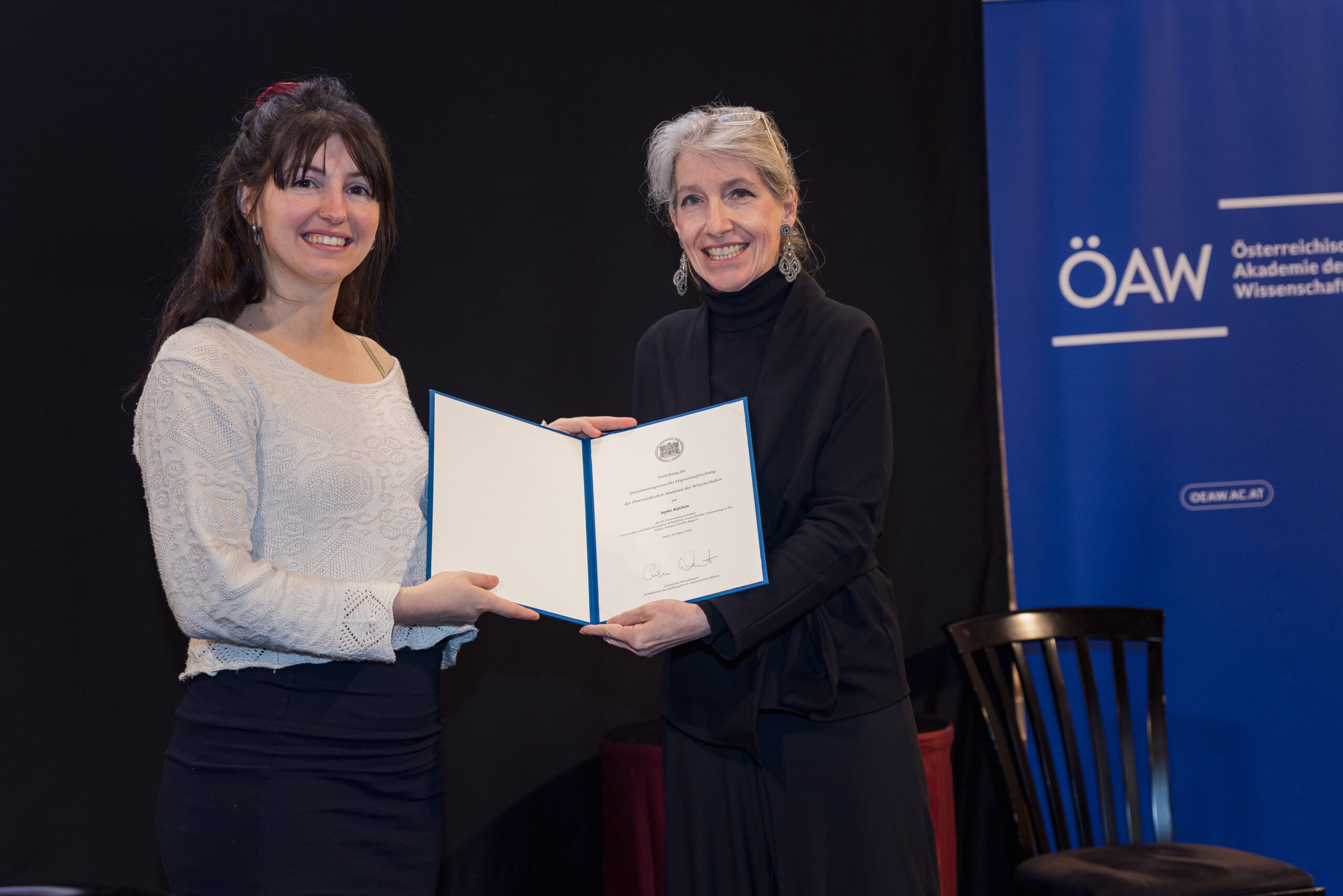 Iepke Rijcken bei der &Ouml;AW-Dissertationspreisverleihung