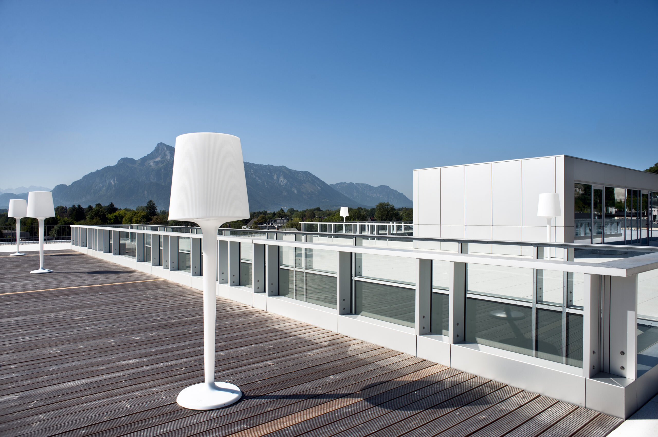 Unipark Au&szlig;enansicht Dachterrasse