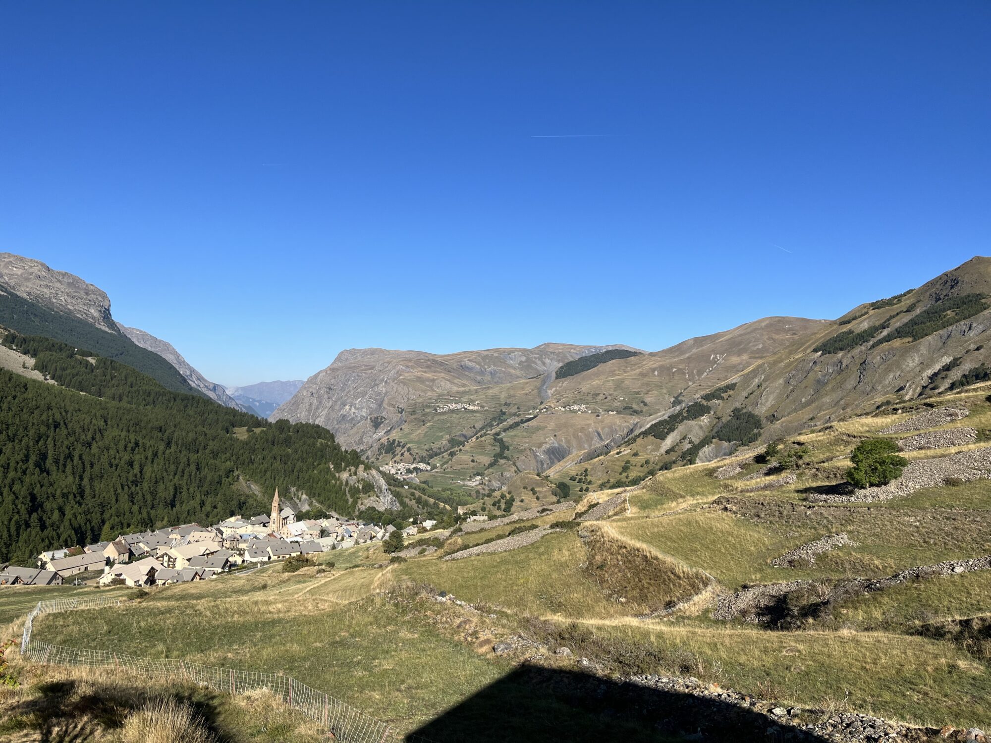 Terrassen in Villar d&rsquo;Arene, Region Provence-Alpes-C&ocirc;te d'Azur, Frankreich