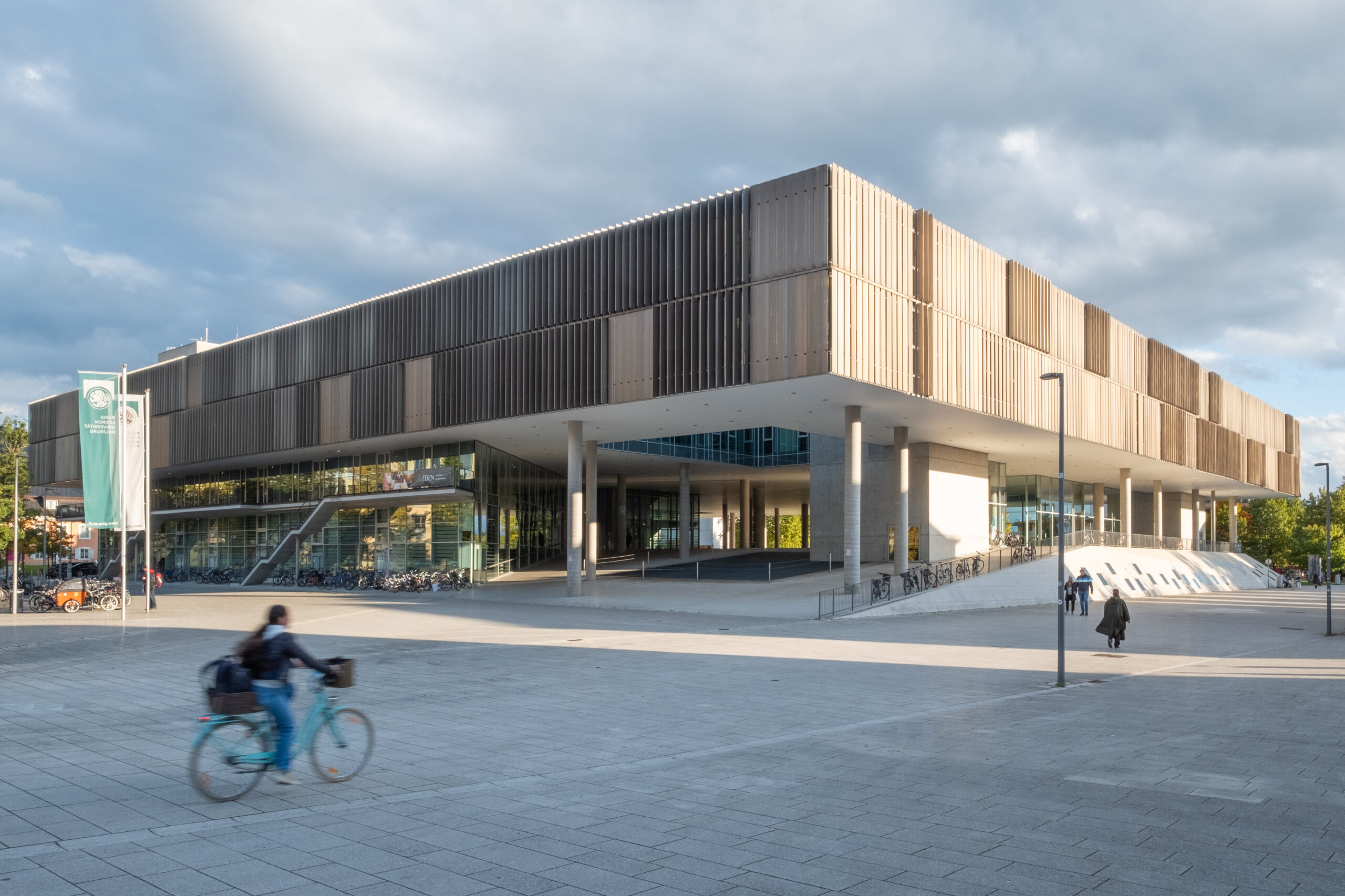 Unipark Nonntal Au&szlig;enansicht Frontansicht