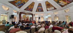Syro-Malankara Liturgy, Chapel of the Saint Ephrem Ecumenical Research Institute, Kottayam, India (photo: Winkler)
