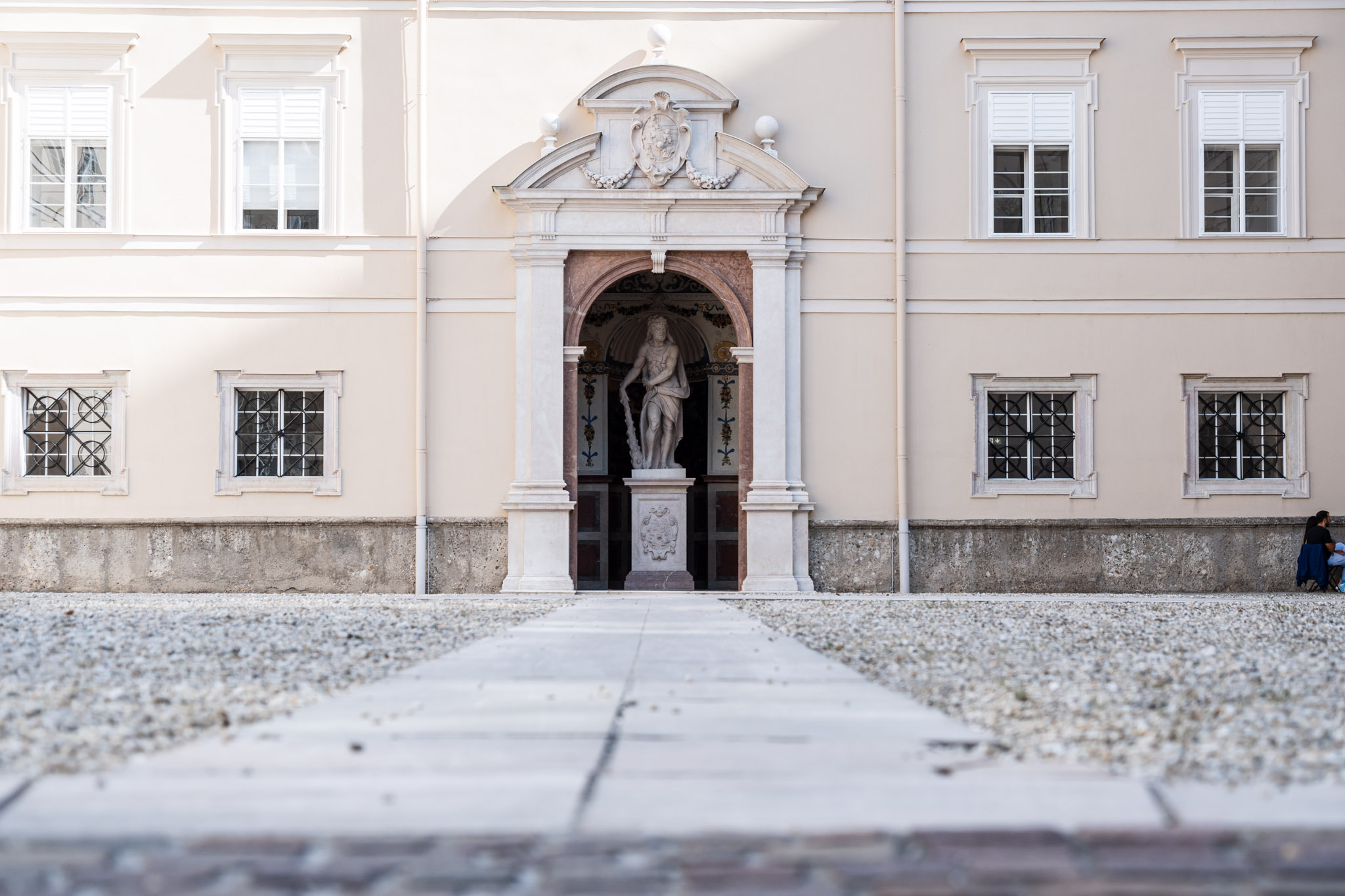 Haust&uuml;r Universit&auml;tsplatz