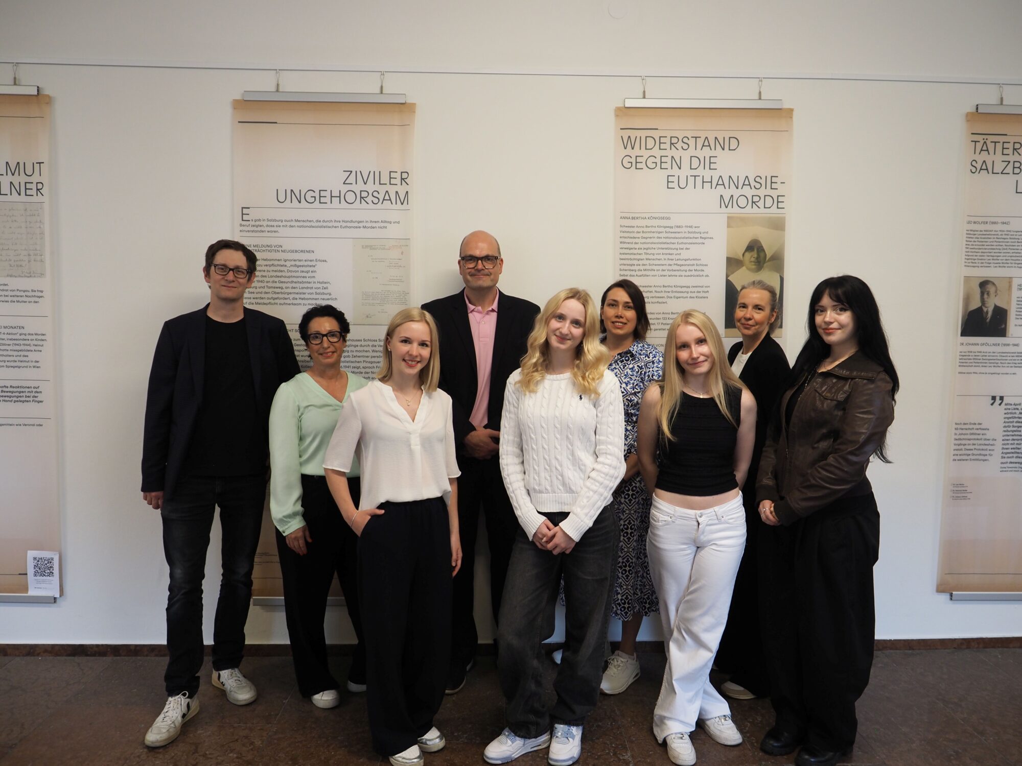 Gruppenfoto Ausstellungser&ouml;ffnung KTH