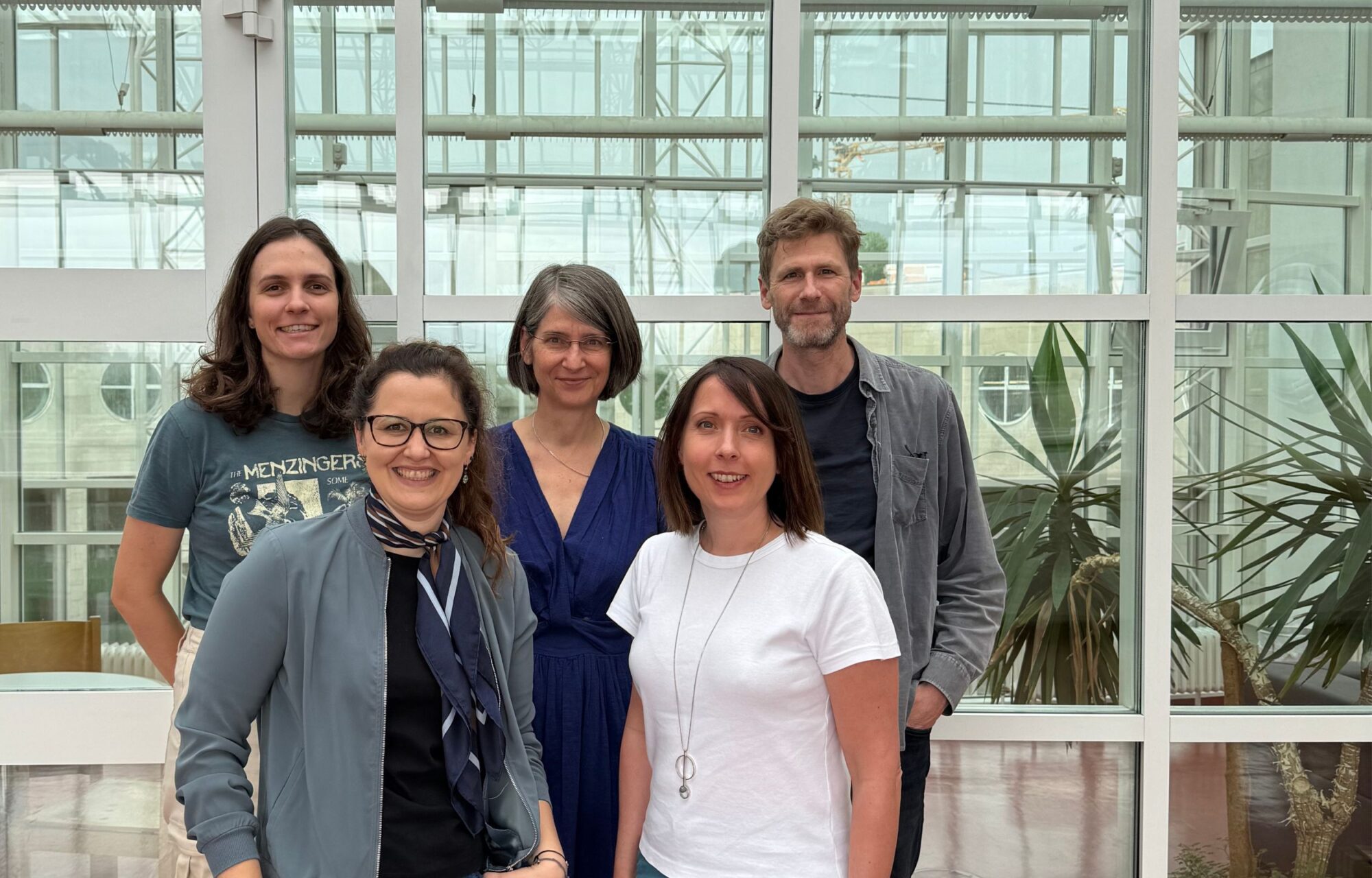 v.l.n.r. vorne: Angelika Lahnsteiner und Esther Schönauer, hinten: Julia Huber, Angela Risch und Markus Wiederstein)