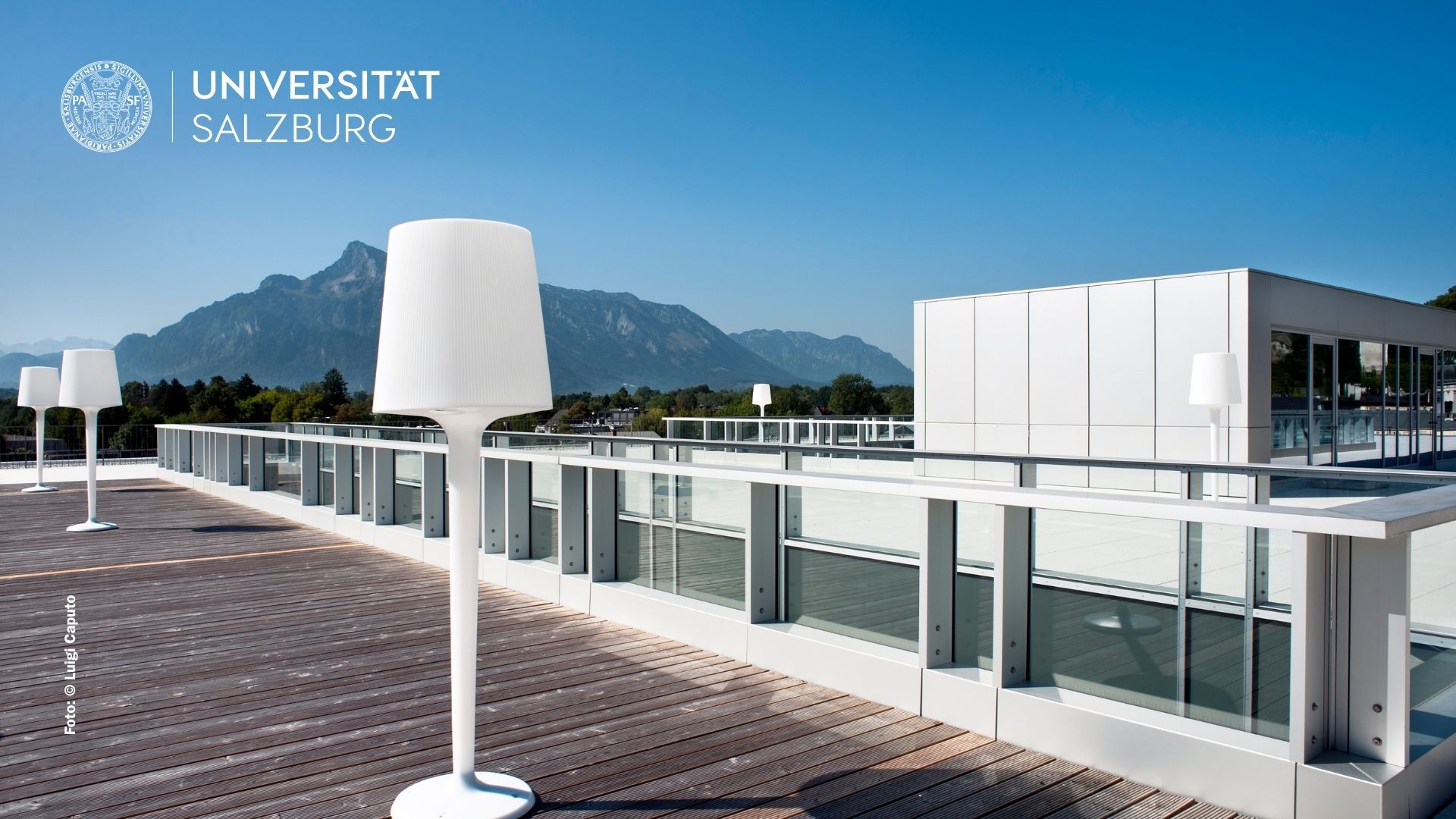 Microsoft Teams Hintergrund Dachterrasse am Standort UNIPARK